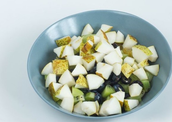 Fruit Salad with Apples, Pears and Kiwi step 3