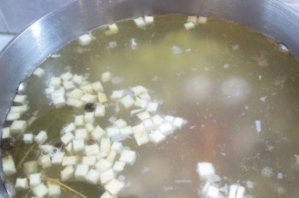 Green Borsch with Meatballs and Celery step 5