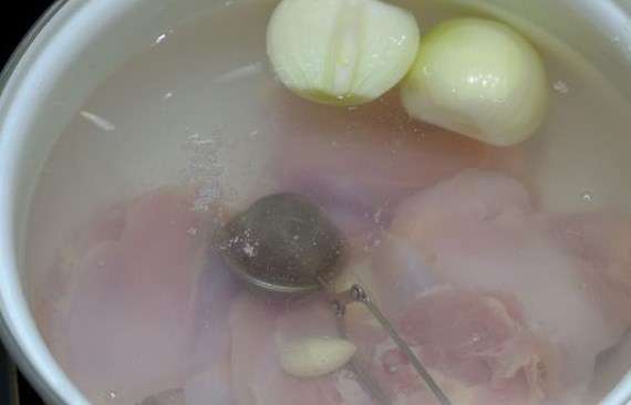 Green Borsch with Sorrel and Nettle step 1