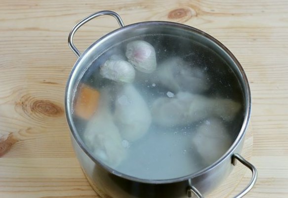 Green Borscht in Chicken Broth step 1