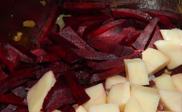 Hungarian Borscht step 2