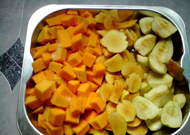 Oven Baked Pumpkin with Apples and Quincey step 2