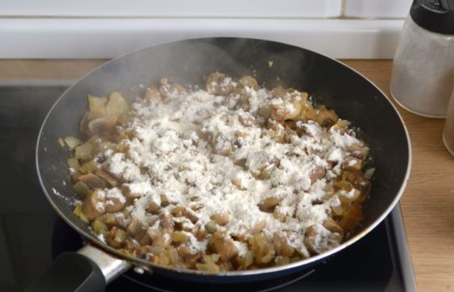 Mushroom Julienne in Egg and Milk step 5
