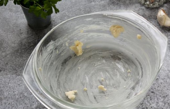 Mushrooms Baked in Sour Cream Sauce step 2