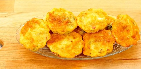 Omelet Muffins with Vegetables, Cheese and Sausage