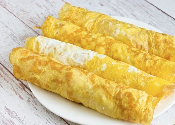 Omelet Stuffed with Cottage Cheese and Cheese