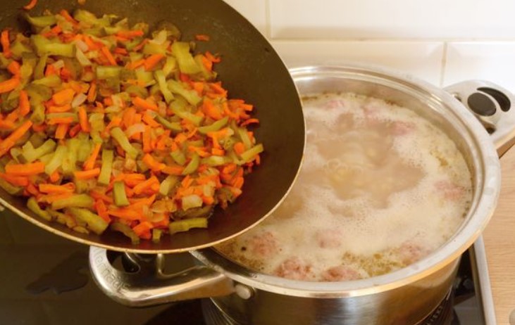 Rassolnik with Meatballs step 13