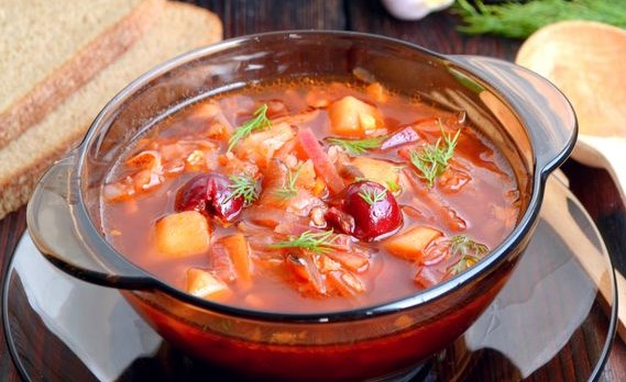 Red Borsch with Cherries and Nuts