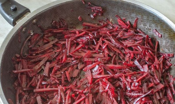 Red Borsch with Chicken Celery and Garlic step 6