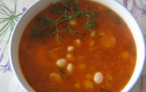 Red Borsch with Dumplings and Beans