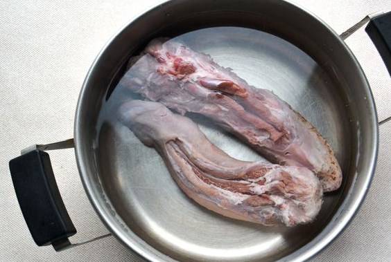 Red Borsch with Pork Tongue step 1