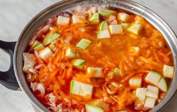 Red Borsch with Zucchini step 9