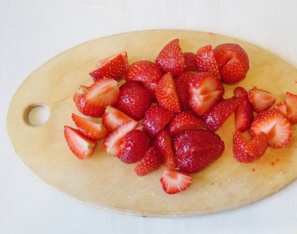 Fruit Salad with Strawberries, Banana and Nuts step 1