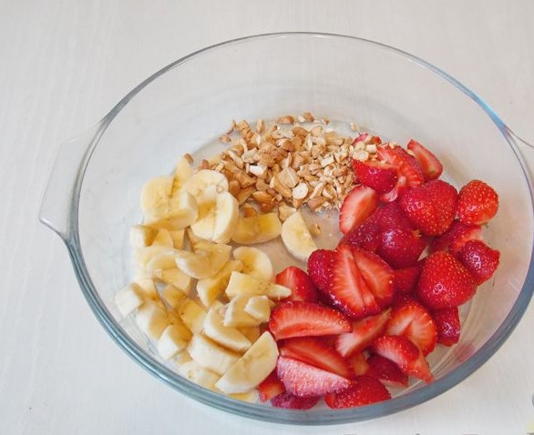 Fruit Salad with Strawberries, Banana and Nuts step 4