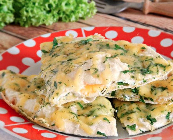Scrambled Eggs in Pita Bread, with Cheese and Herbs