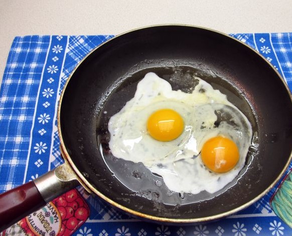 Scrambled Eggs with Cottage Cheese and Sour Cream step 2
