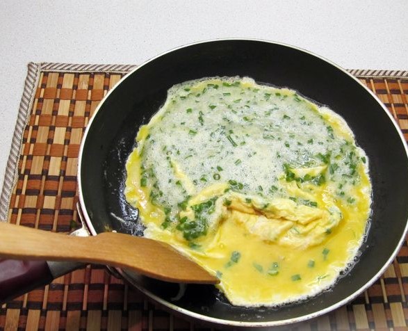 Scrambled Eggs with Green Onions step 2