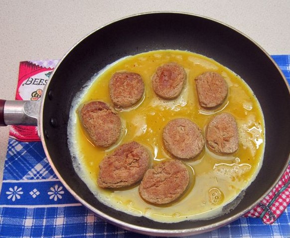 Scrambled Eggs with Liver Sausage step 3