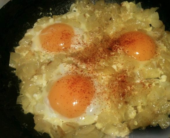 Scrambled Eggs with Onions