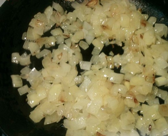 Scrambled Eggs with Onions step 1