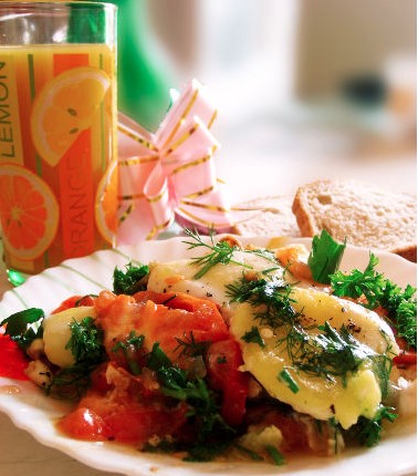 Scrambled Eggs with Tomatoes and Herbs step 2