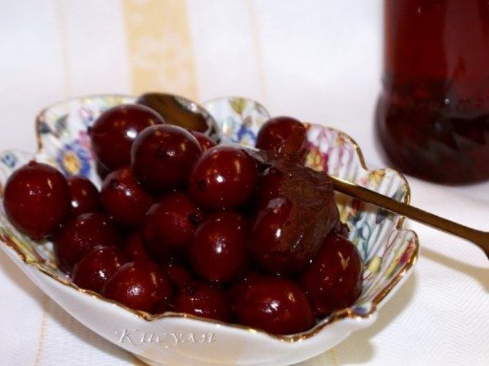 Pickled Gooseberries