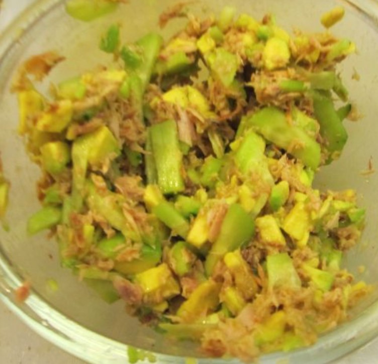 Tuna and Avocado Salad step 5