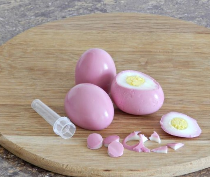 Piglet-Shaped Boiled Eggs step 8