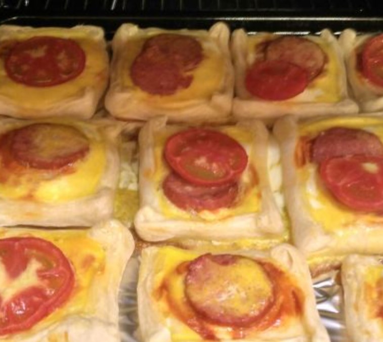 Puffs with Sausage and Tomatoes step 3