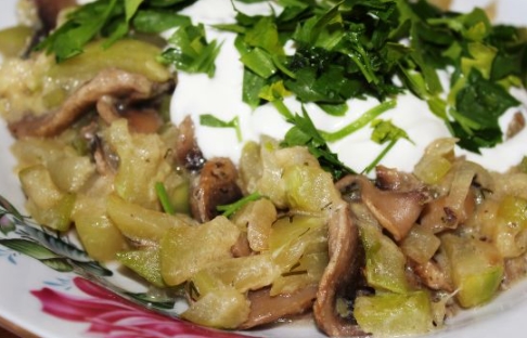 Zucchini and Champignon Appetizer
