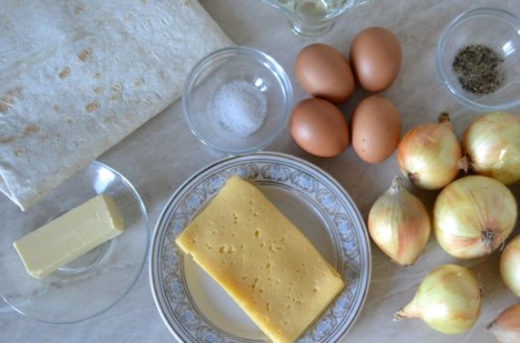 Lavash Snack Cake with Onions and Cheese step 1