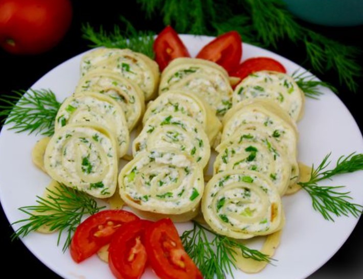 Omelette Rolls with Melted Cheese and Herbs