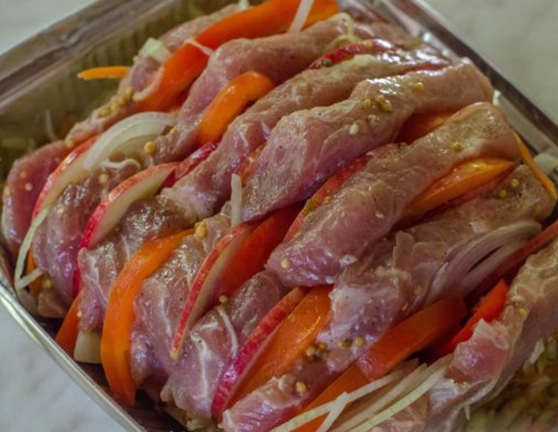 Meat “Accordion” Baked with Apples and Vegetables step 12
