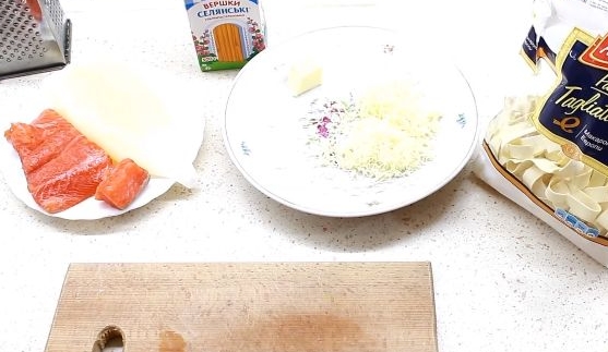 Pasta with Seafood in a Creamy Sauce step 1