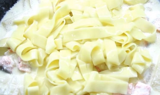 Pasta with Seafood in a Creamy Sauce step 10