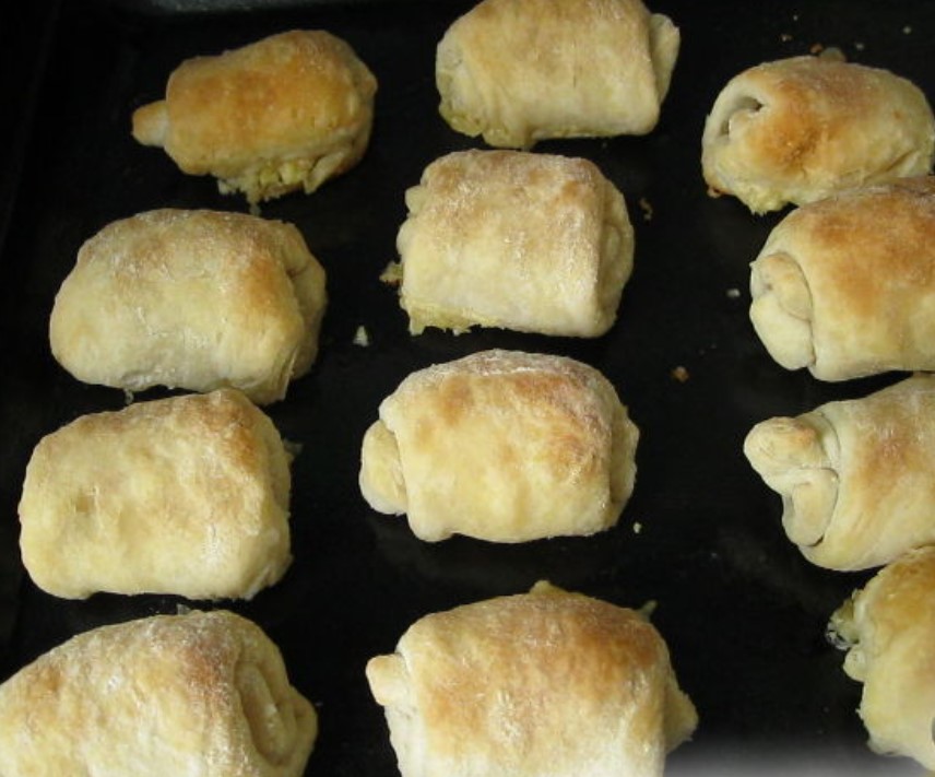 Khachapuri in Georgian (Traditional)