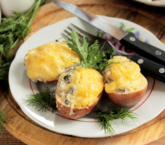 Champignon Julienne, Potato “Boats”