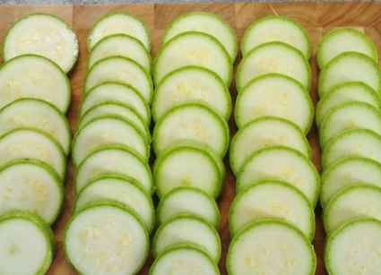 Zucchini and Tomato Appetizer step 1