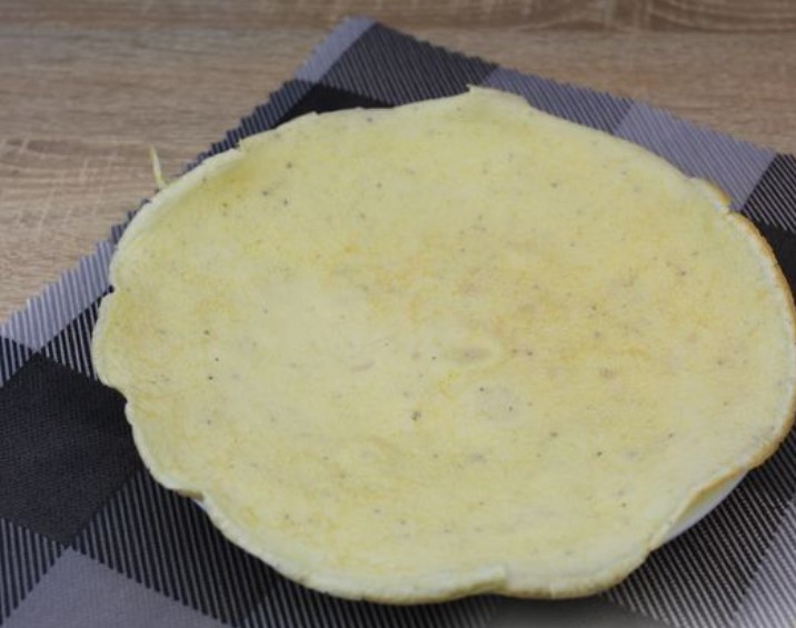Omelette Rolls with Melted Cheese and Herbs step 6