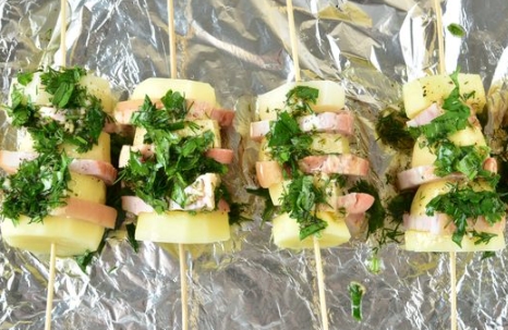 Baked Potatoes with Smoked Brisket, on Skewers step 8