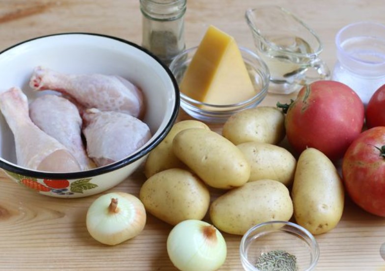 Stewed Chicken Legs with Potatoes, Tomatoes and Cheese step 1