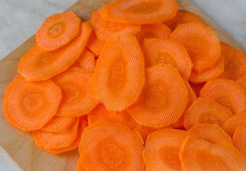 Beet and Carrot Vegetable Chips step 2