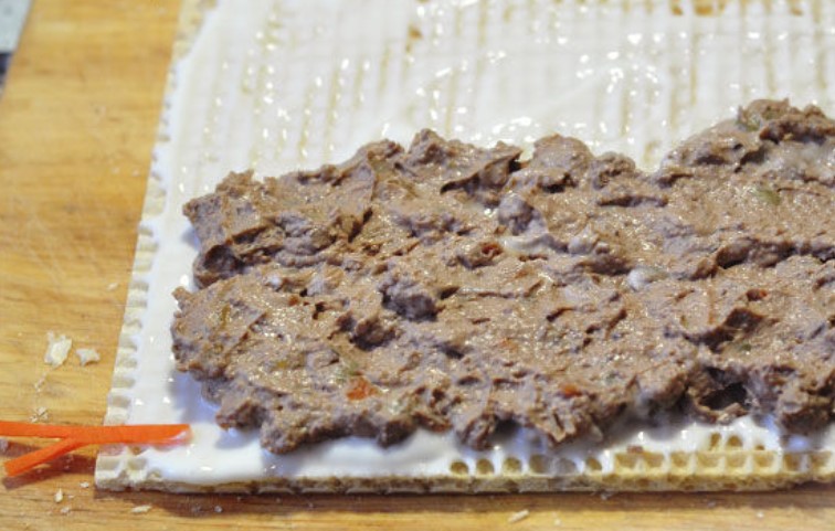 Roll “Christmas snake” step 6