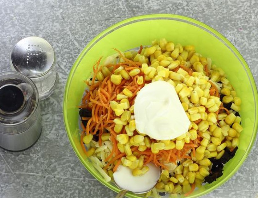 Salad with Chicken, Prunes, Korean Carrots, Corn and Cheese step 12
