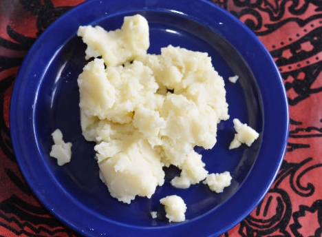 Tasty Potato Casserole with Canned Squid and Cheese step 2