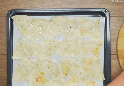 Nachos Chips and Guacamole Sauce step 2