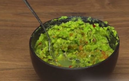 Nachos Chips and Guacamole Sauce step 11