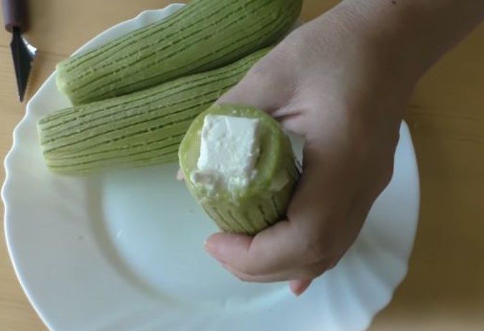 “Scratched” Zucchini Stuffed with Feta Cheese, in Tomato Sauce step 6
