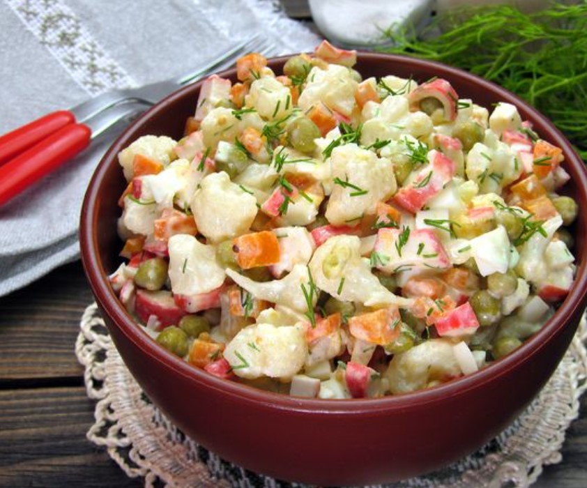 Salad with Cauliflower, Crab Sticks, Carrots and Peas