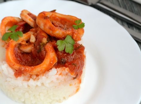 Squid in Spicy Tomato Sauce